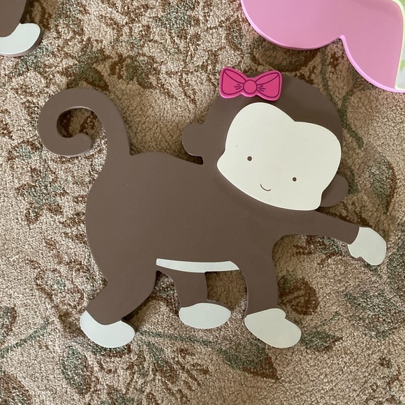 monkey and elephant decoration. brown and pink and green. Easy hang. Pictures. - Picture 5 of 11